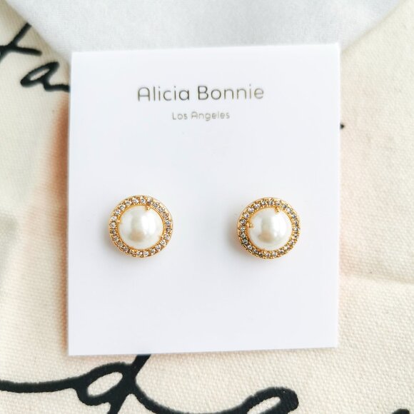 Alicia Bonnie Jewelry - Alicia Bonnie - Earrings The Real Me gold Pearl $58